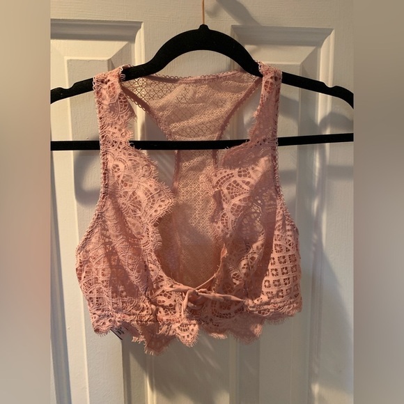 𝅺victoria’s Secret Lace Racerback Bralette - Picture 3 of 3